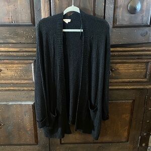 Eesome Black Open-Front Cardigan